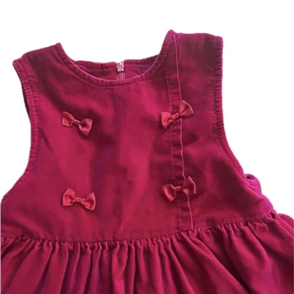Girl’s Red Velvet Formal Dress with Bows Scalloped Hem size 6-Holiday, Festive - Picture 3 of 3